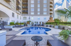 Spacious 2 Bed, 2 Bath Uptown Gem in the Heart of the City-Parking-Wi-Fi-Balcony CGV